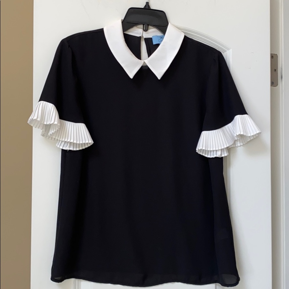 Cleve black & cream short sleeve blouse size small